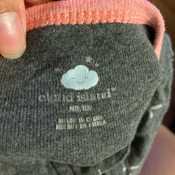 Carters footsie pajama - Picture 1 of 3